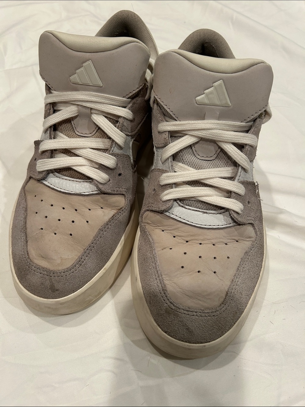 adidas Men's Low-Top Sneakers in Light Gray and Beige